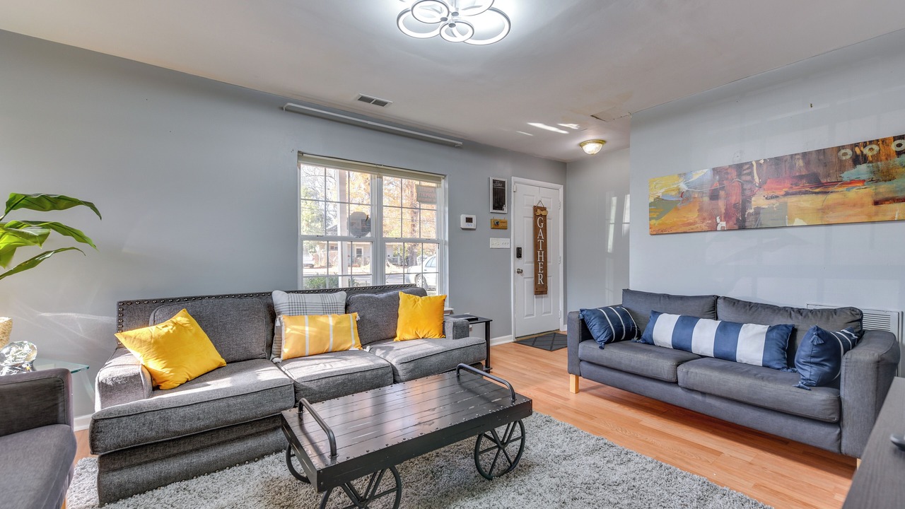 Photo of Livingroom in Enderly Park