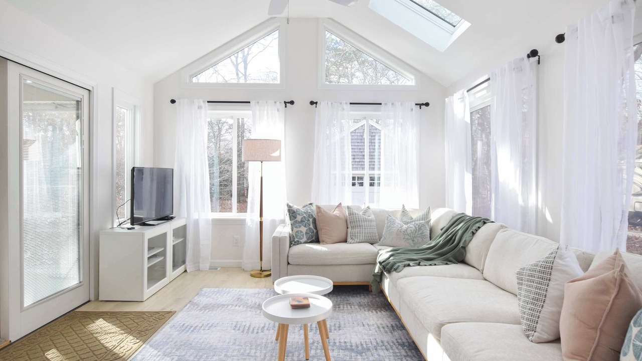 Photo of Livingroom in Brewster