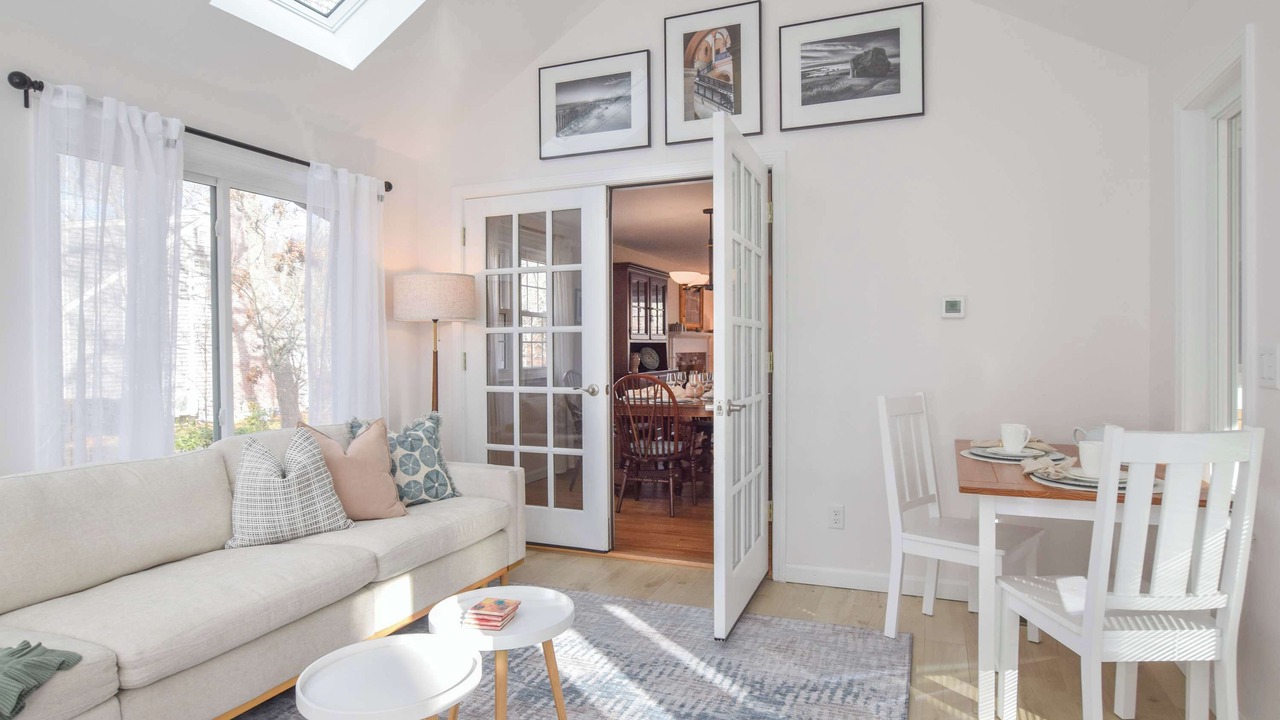 Photo of Livingroom in Brewster