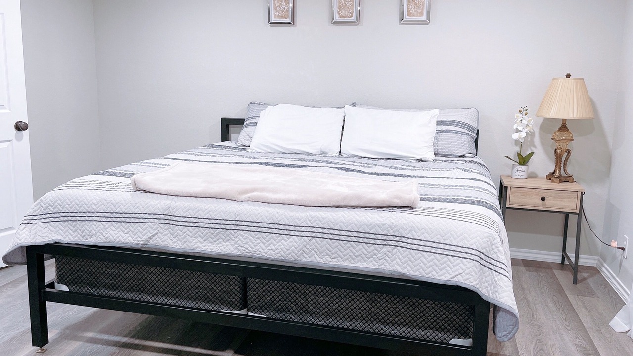 Photo of Bedroom in Manor