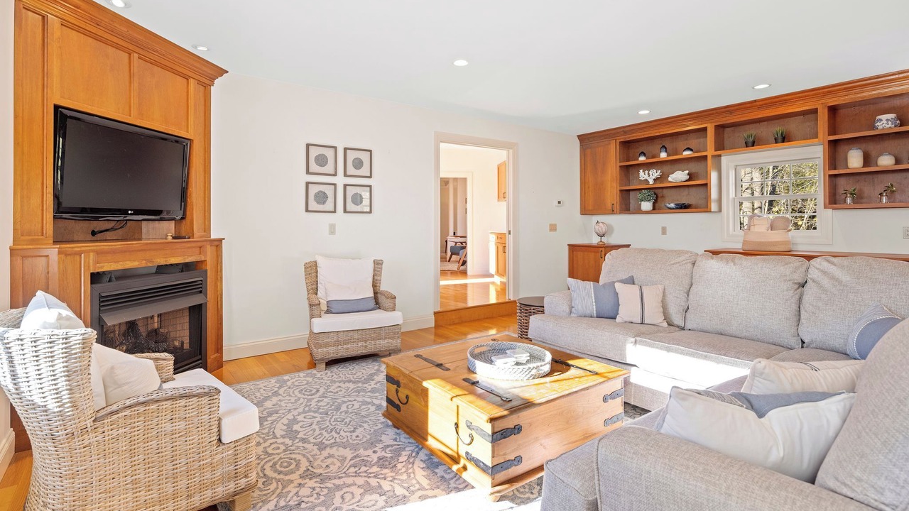 Photo of Livingroom in West Mystic