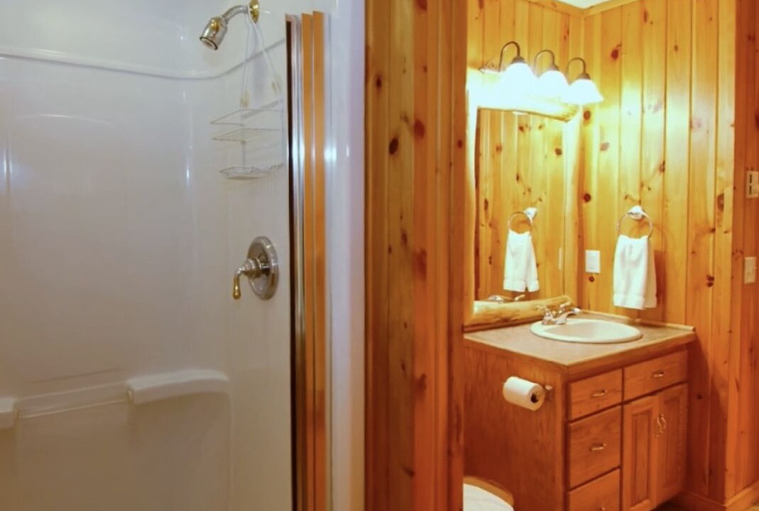 Photo of Bathroom in Orr
