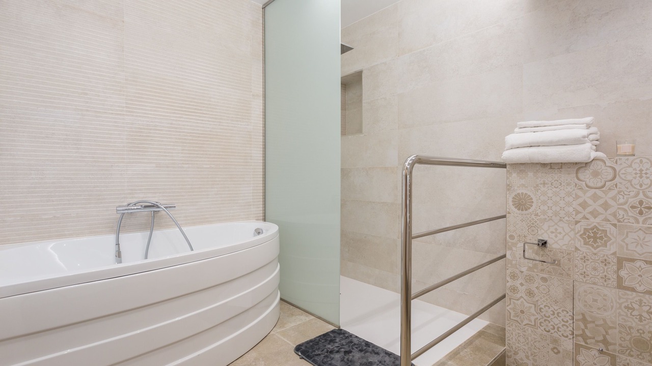 Photo of Bathroom in Logrono Historic Centre