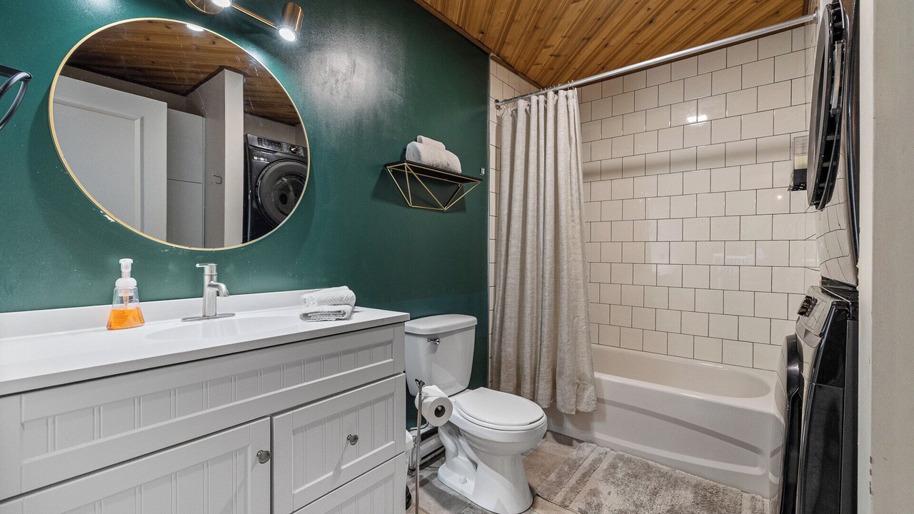 Photo of Bathroom in Val-des-Monts
