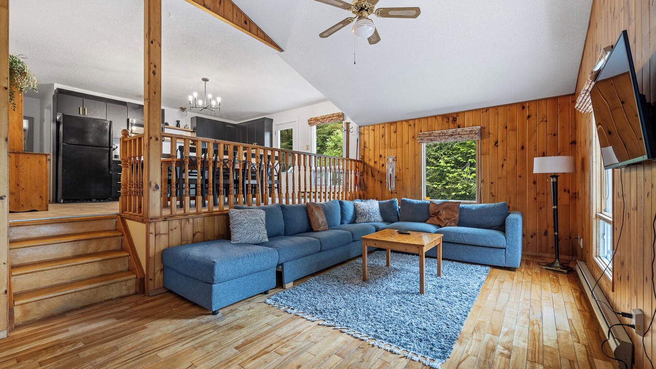Photo of Livingroom in Val-des-Monts