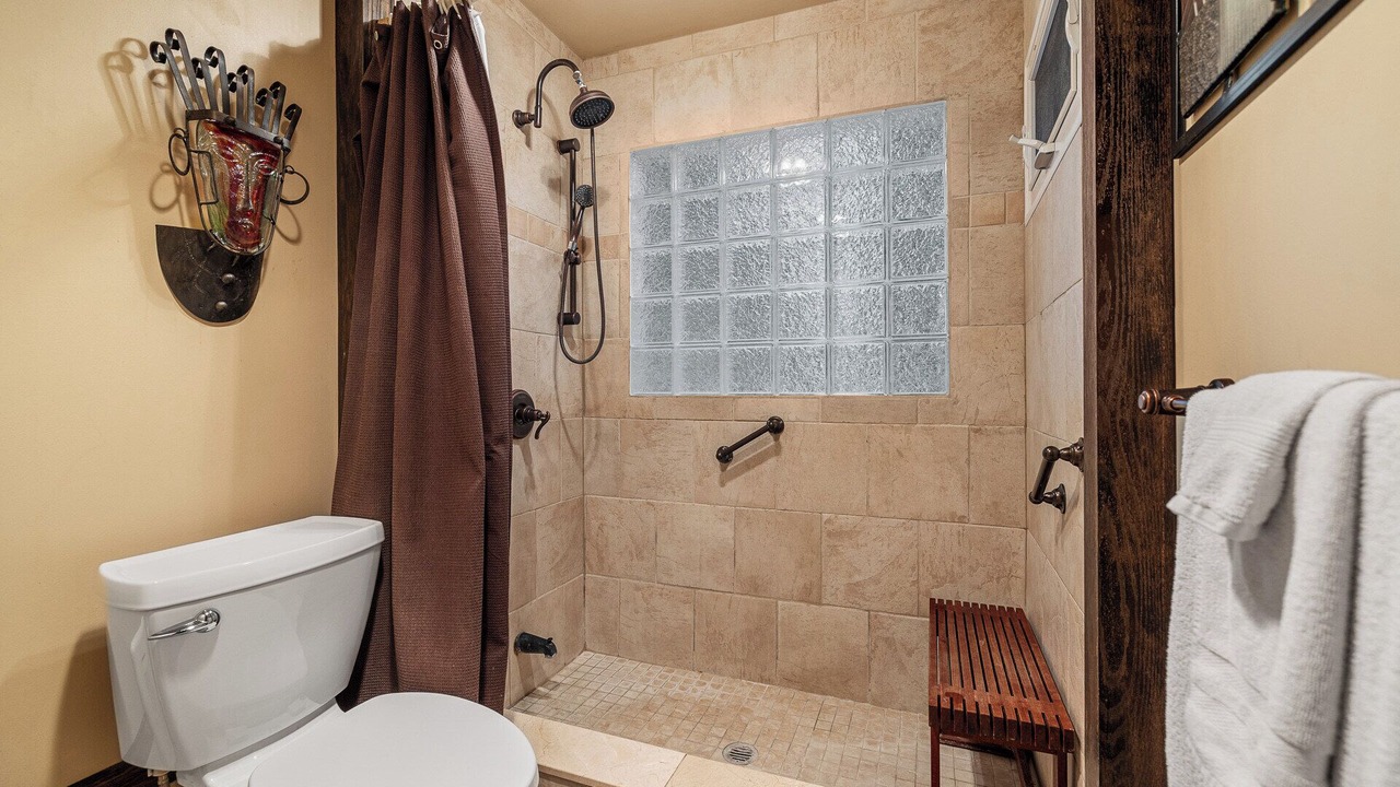 Photo of Bathroom in Val-des-Monts