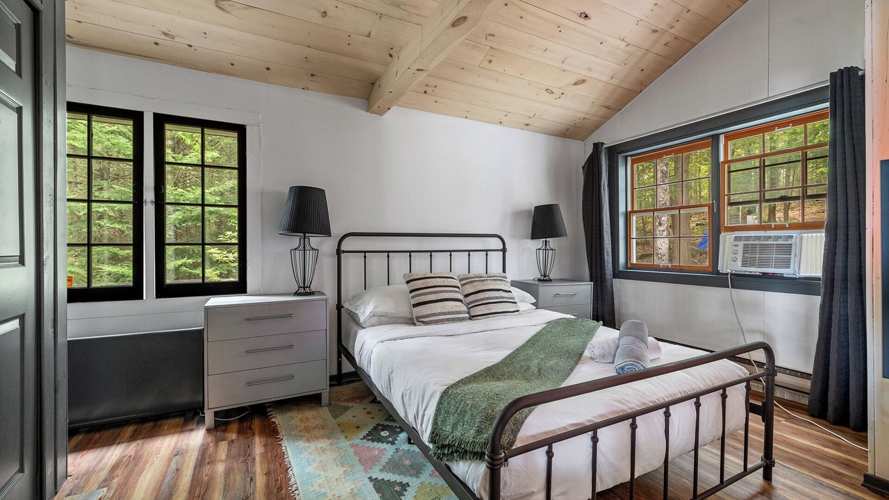 Photo of Bedroom in Val-des-Monts