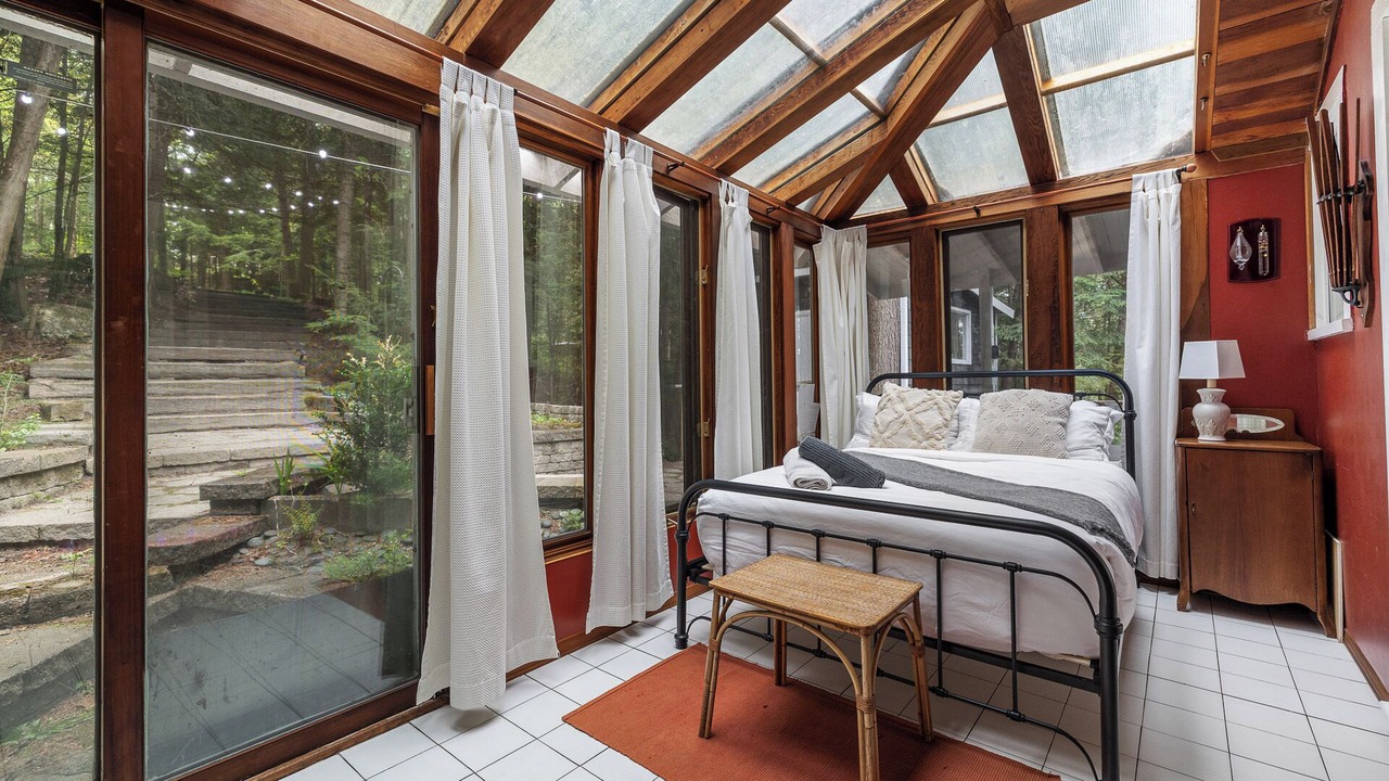 Photo of Bedroom in Val-des-Monts