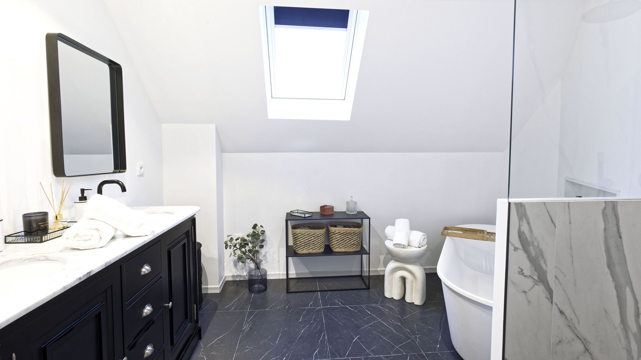 Photo of Bathroom in Neauphle-le-Chateau