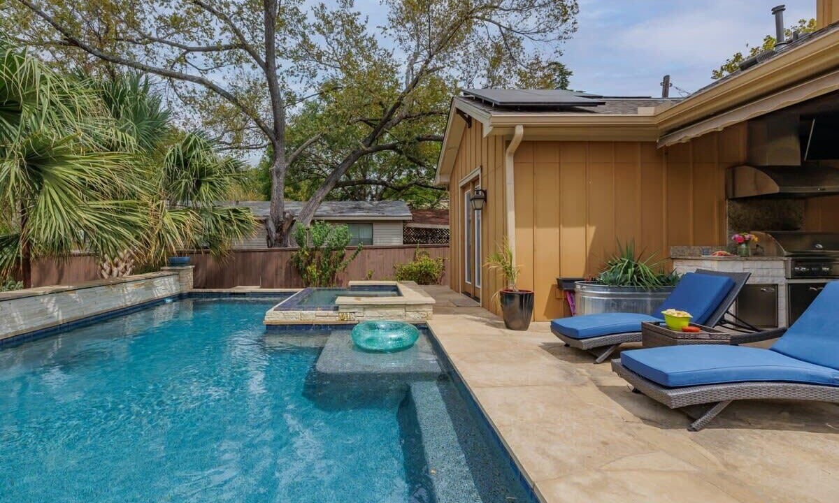 Photo of Outdoor in Brentwood