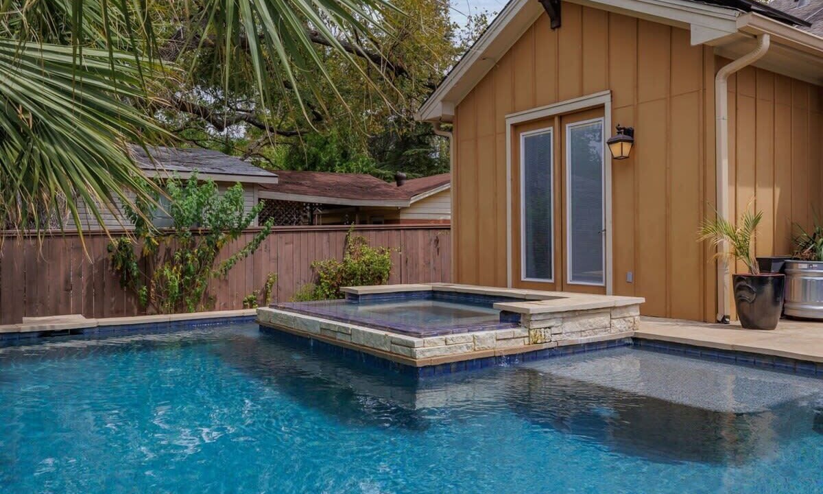 Photo of Outdoor in Brentwood