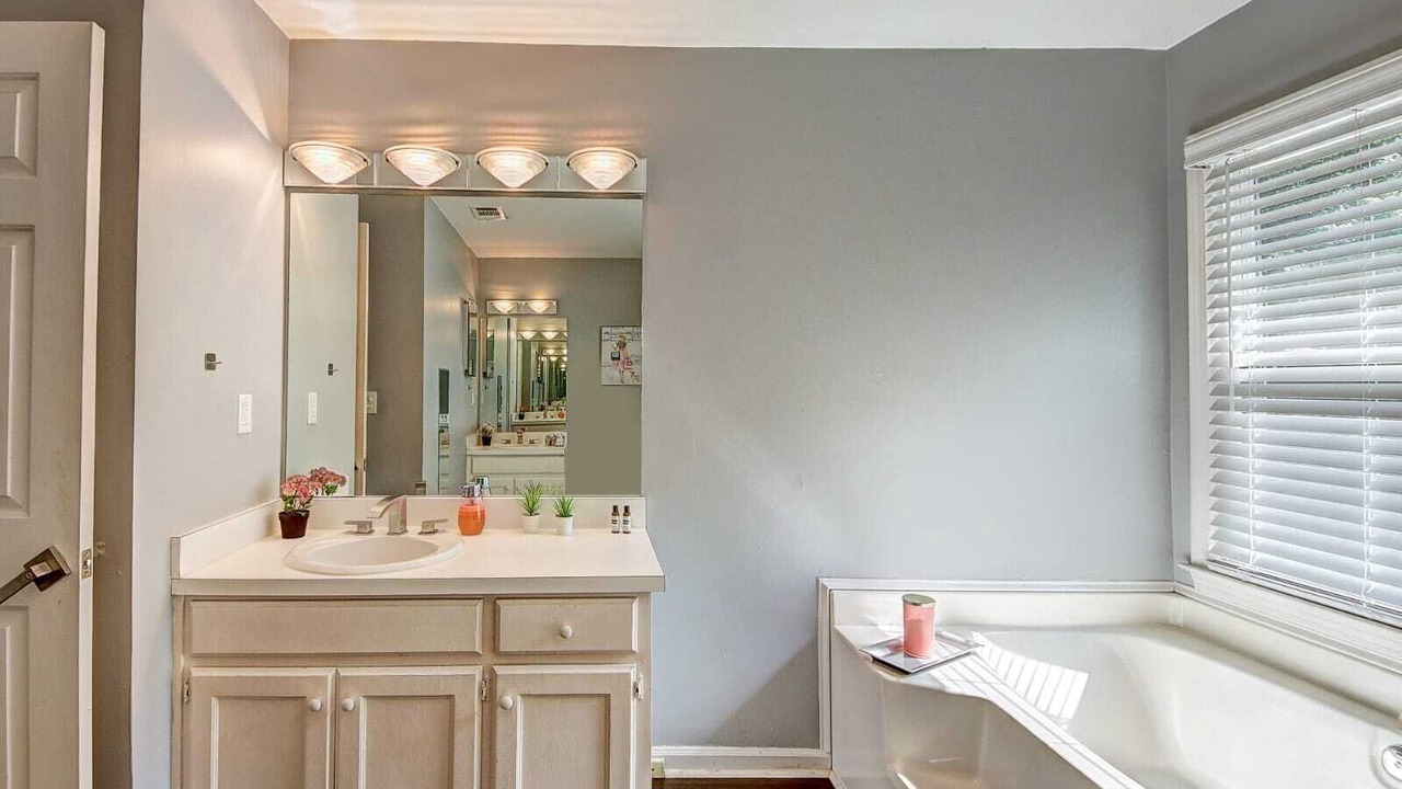 Photo of Bathroom in Stone Mountain