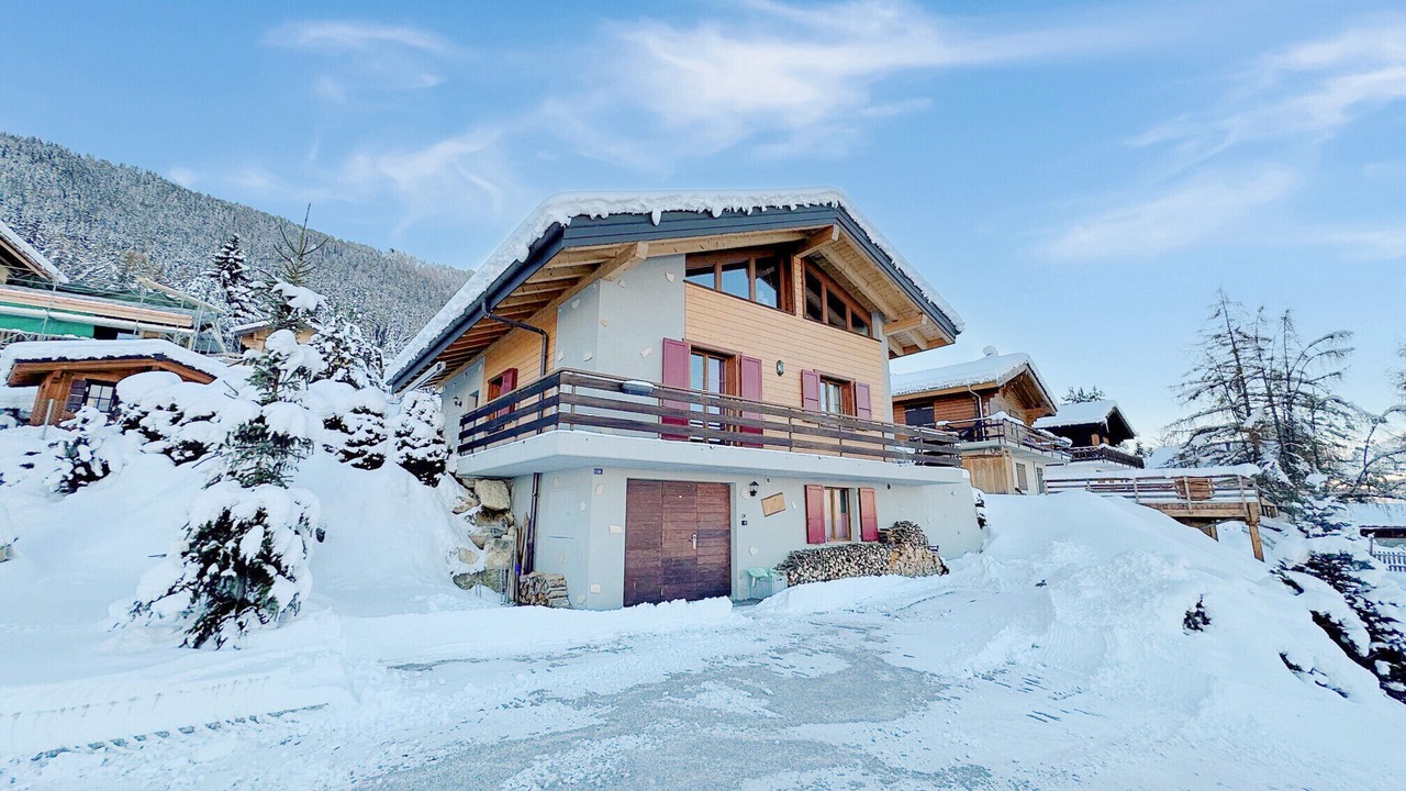 Photo of Outdoor in Saint-Pierre-de-Clages