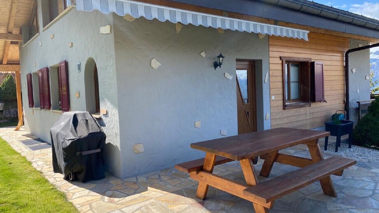 Photo of Outdoor in Saint-Pierre-de-Clages
