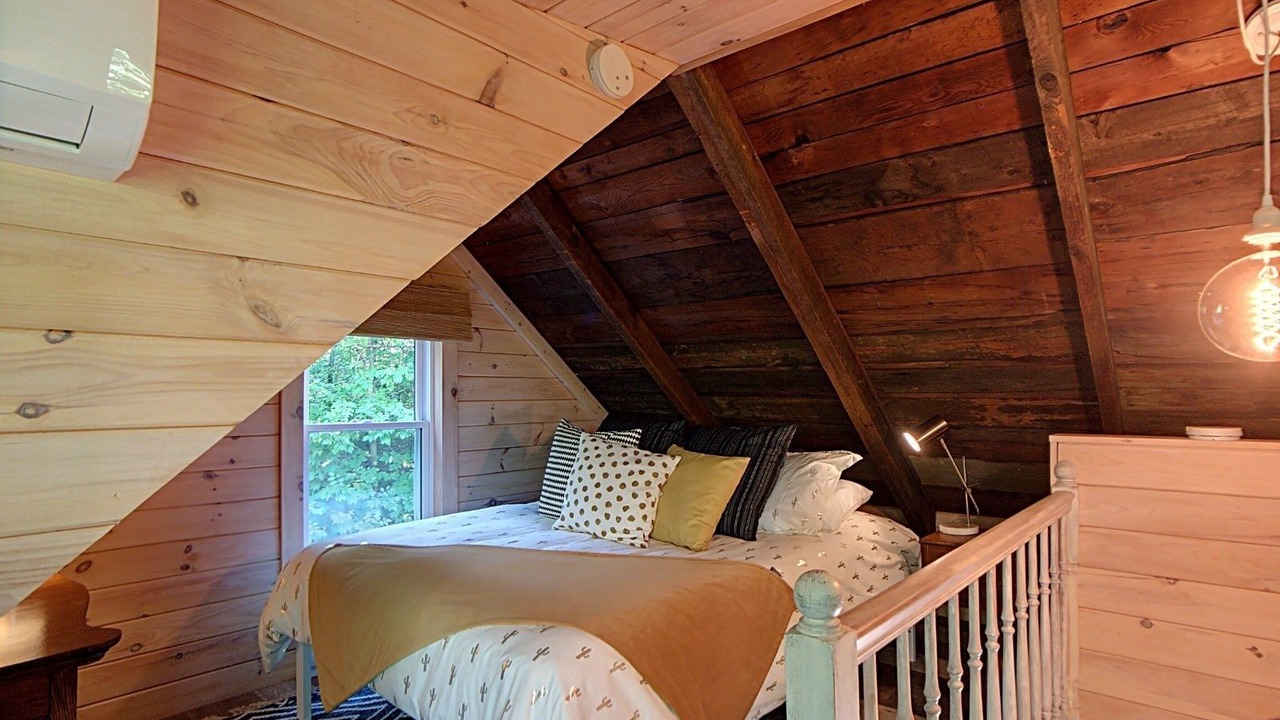Photo of Bedroom in Lac-Brome