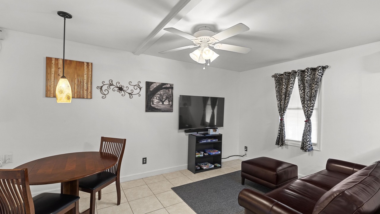 Photo of Livingroom in Enterprise