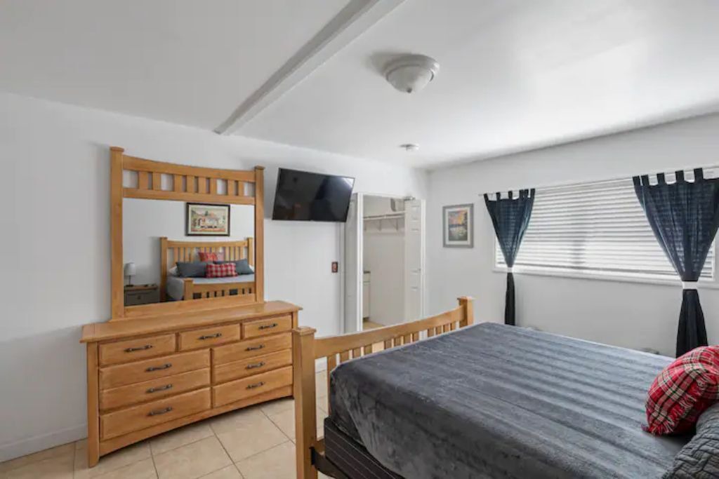 Photo of Bedroom in Enterprise