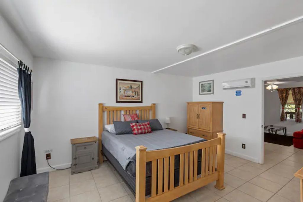 Photo of Bedroom in Enterprise