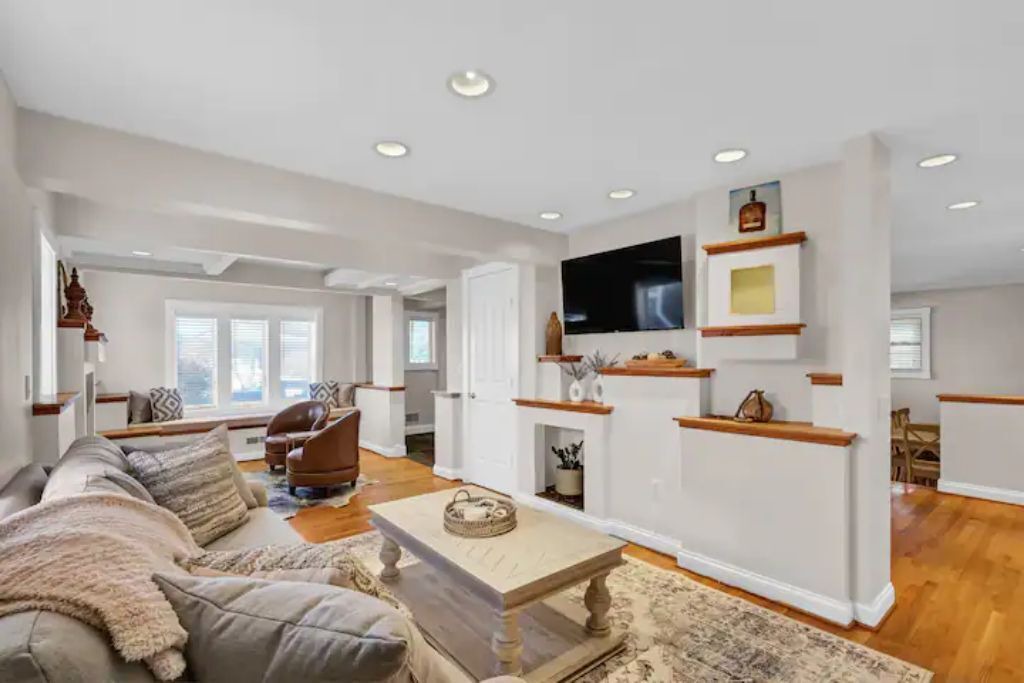 Photo of Livingroom in Rockcreek Lexington Road