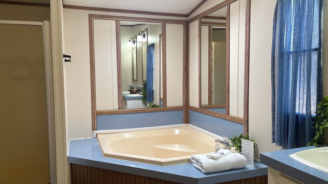 Photo of Bathroom in Elmo