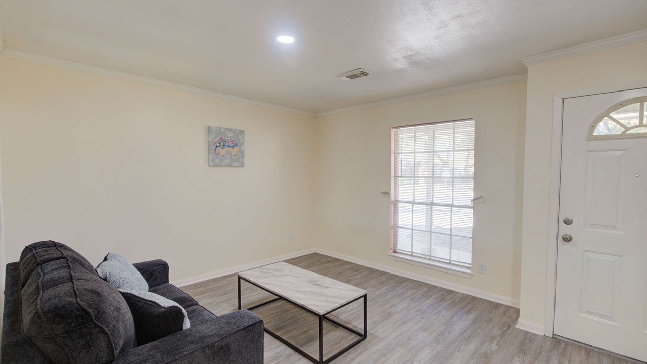 Photo of Livingroom in Spring Branch Central