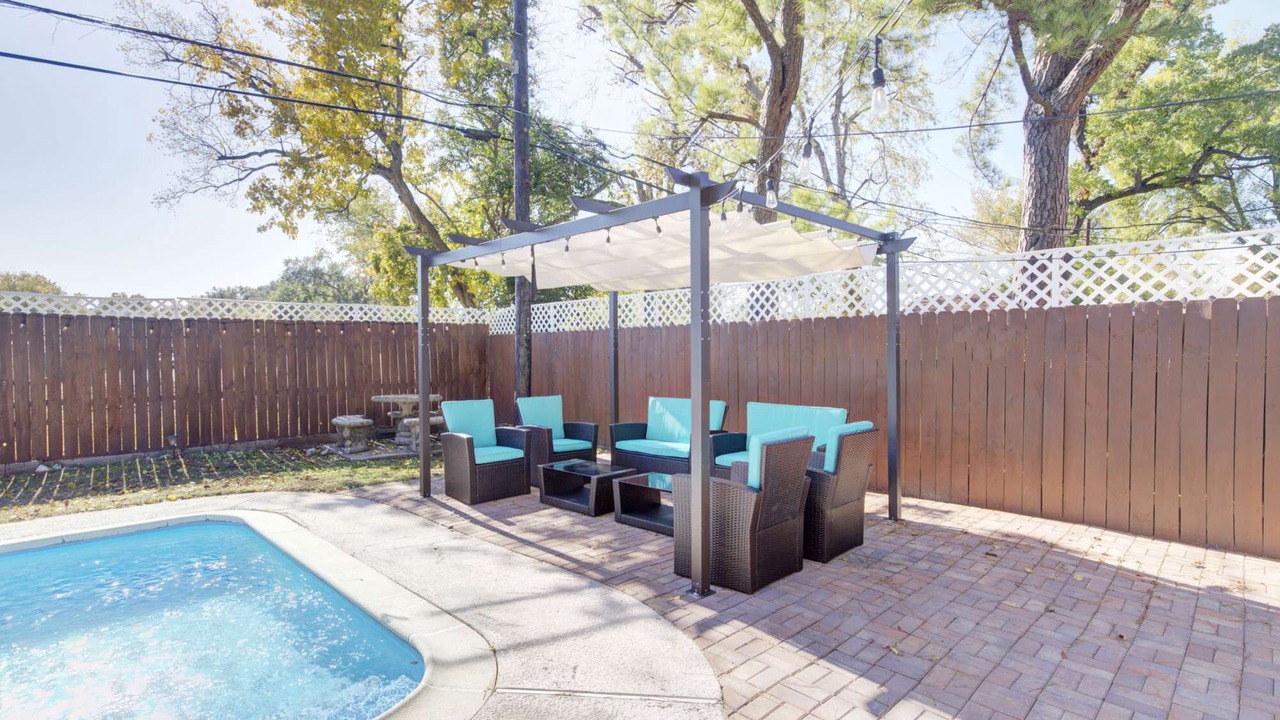 Photo of Patio Balcony in Spring Branch Central