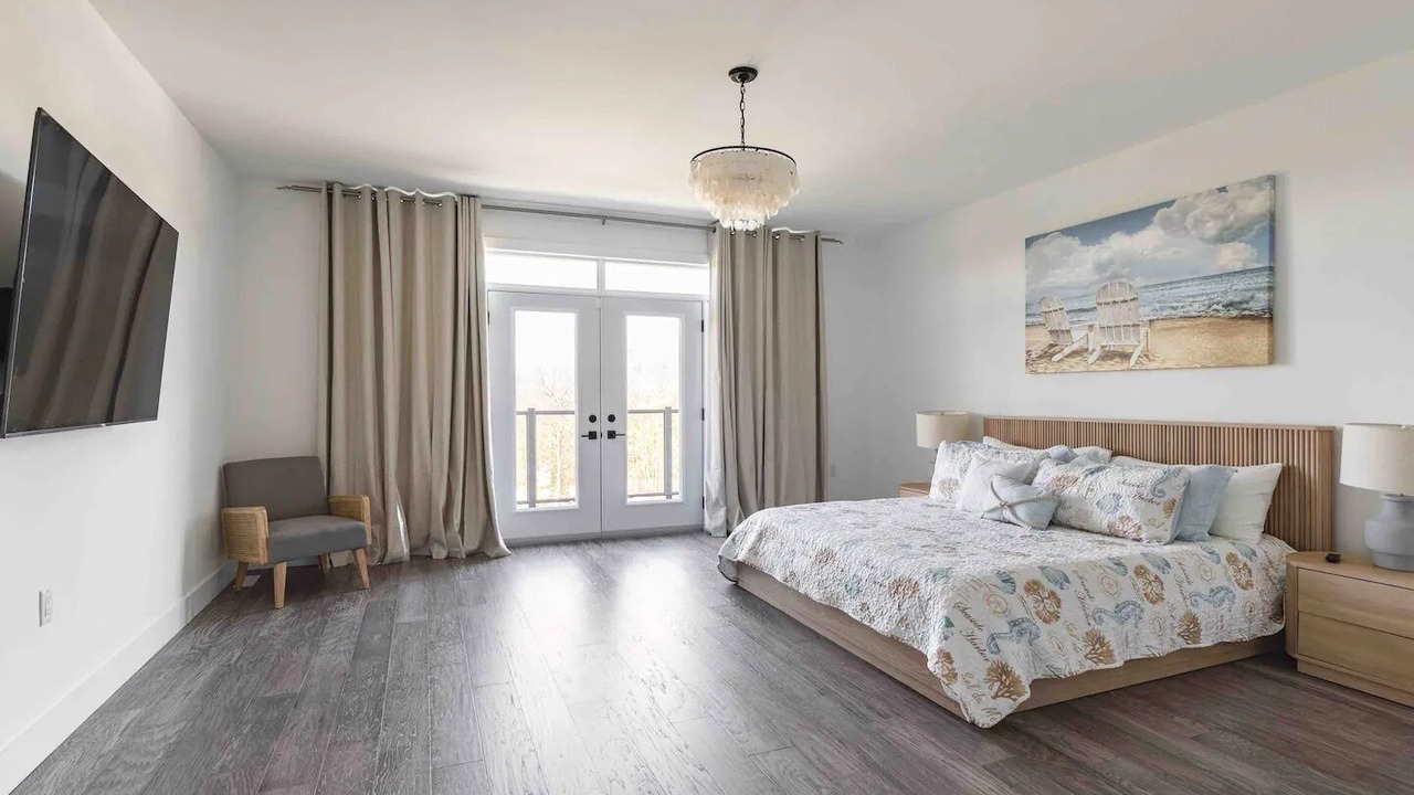 Photo of Bedroom in Colpoys Bay
