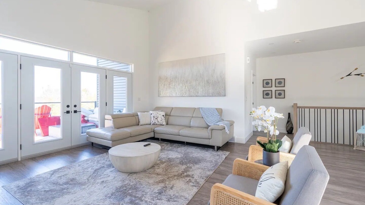 Photo of Livingroom in Colpoys Bay
