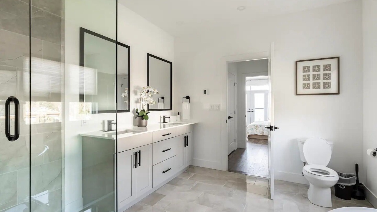 Photo of Bathroom in Colpoys Bay