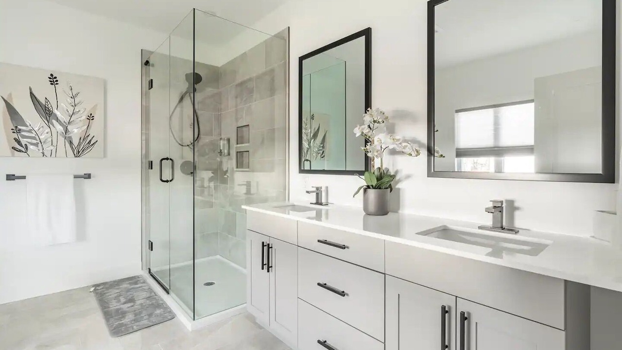 Photo of Bathroom in Colpoys Bay