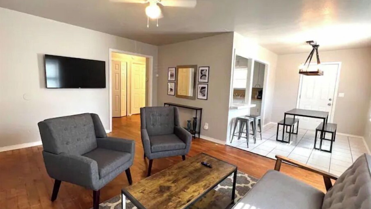Photo of Livingroom in Del City