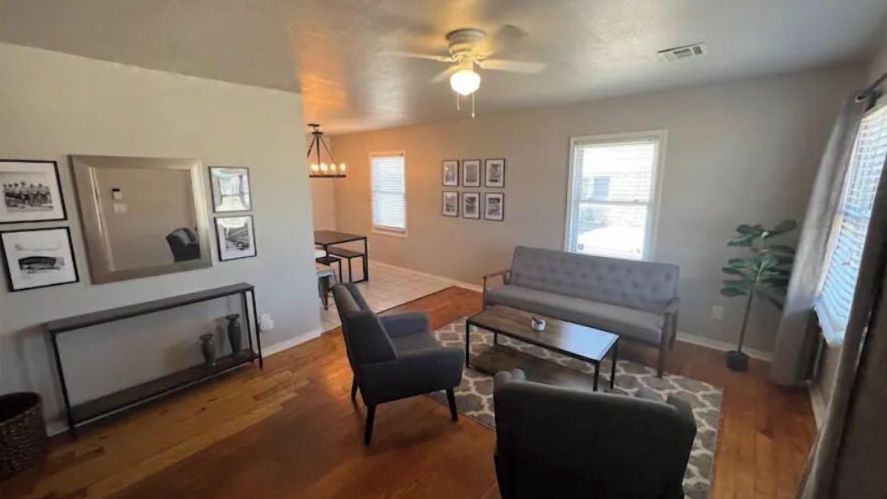 Photo of Livingroom in Del City
