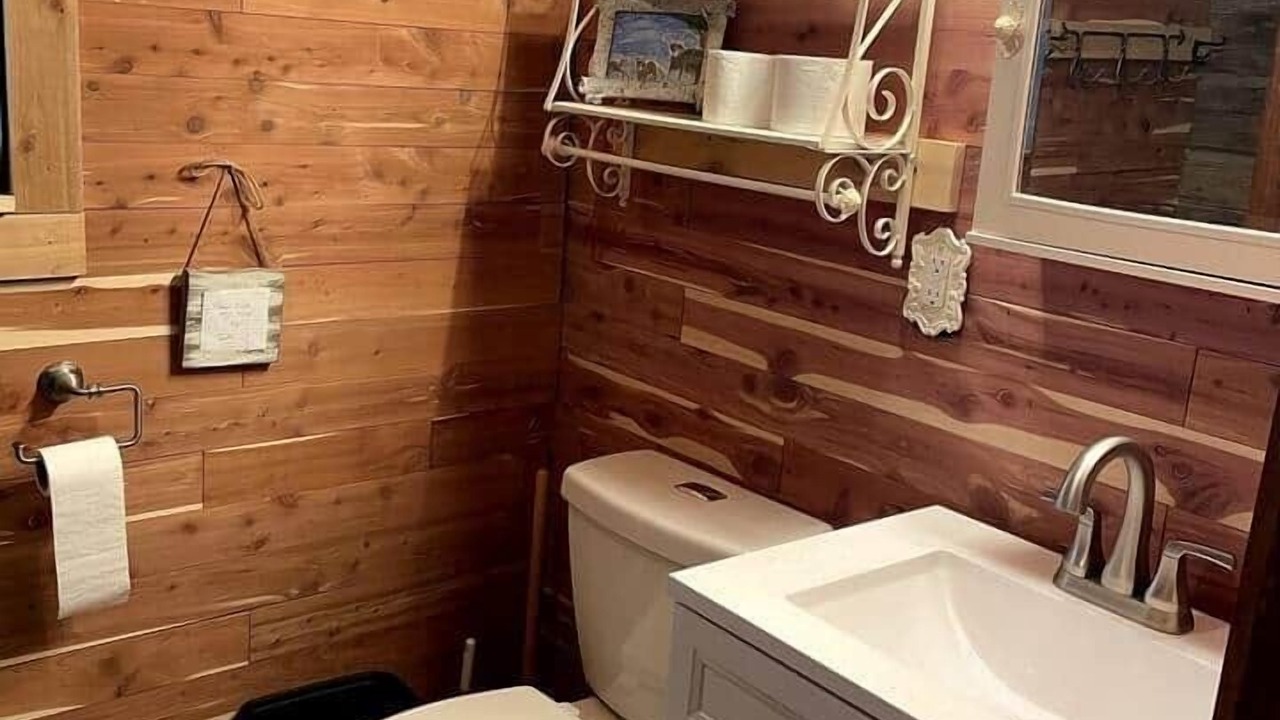 Photo of Bathroom in Meeker County