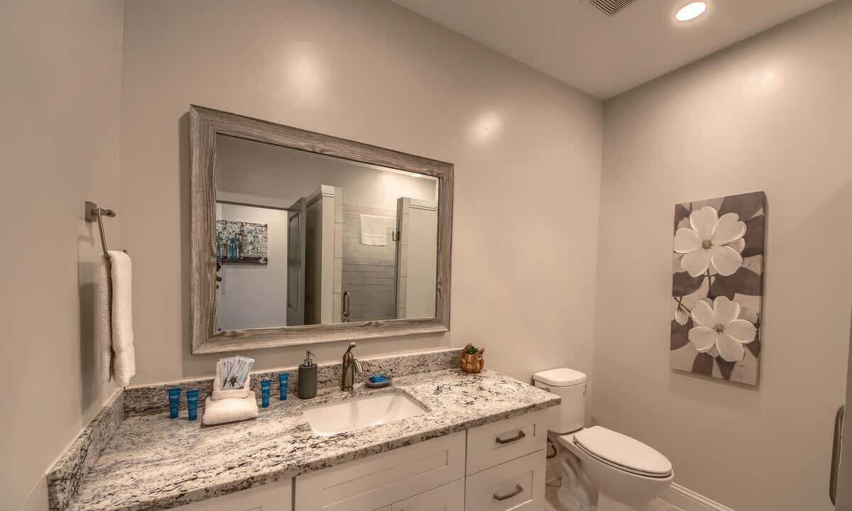 Photo of Bathroom in Canyon Lake