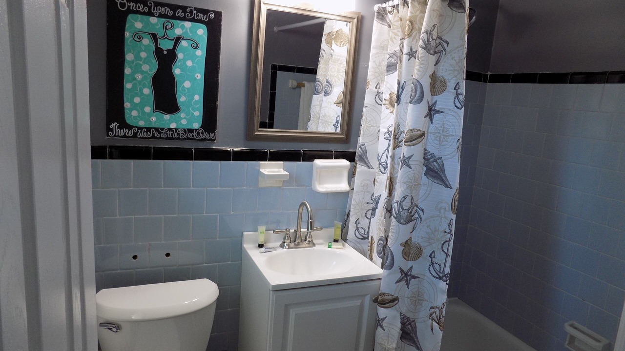 Photo of Bathroom in Navy Point