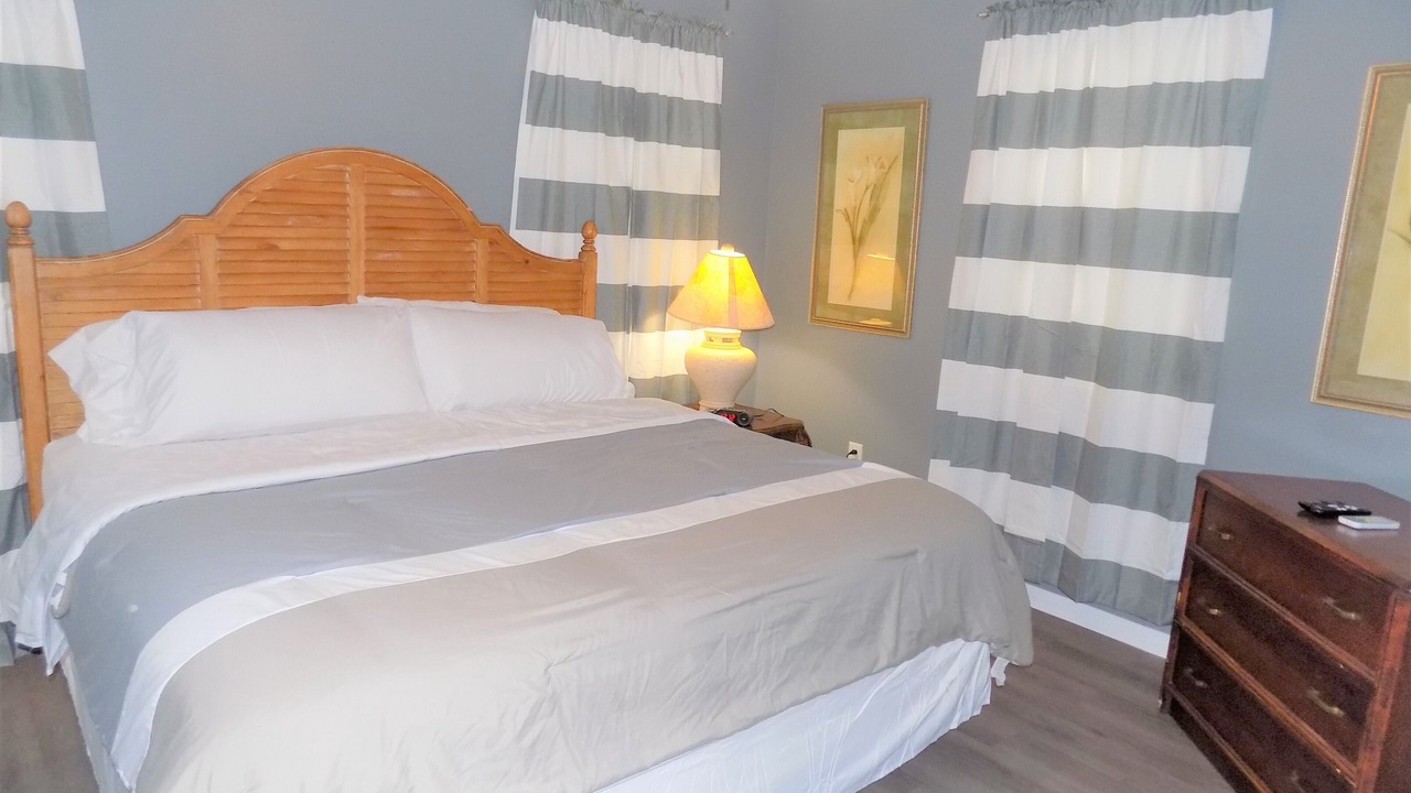 Photo of Bedroom in Navy Point