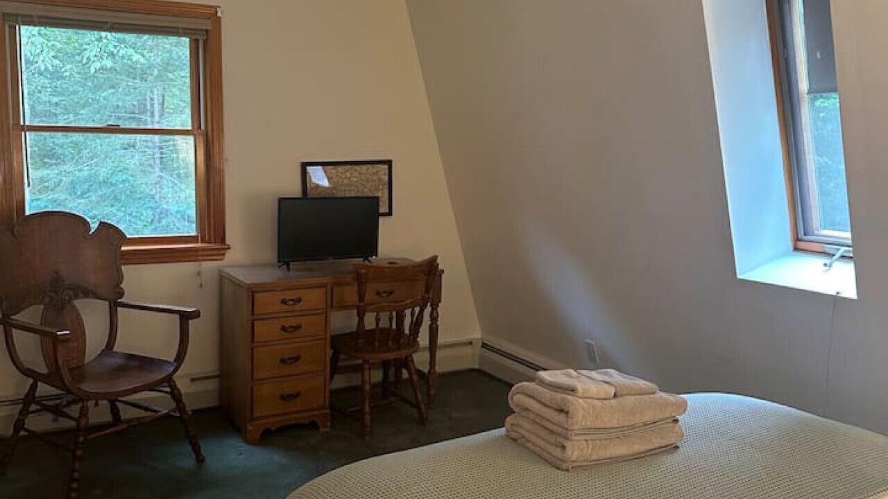 Photo of Bedroom in Roxbury