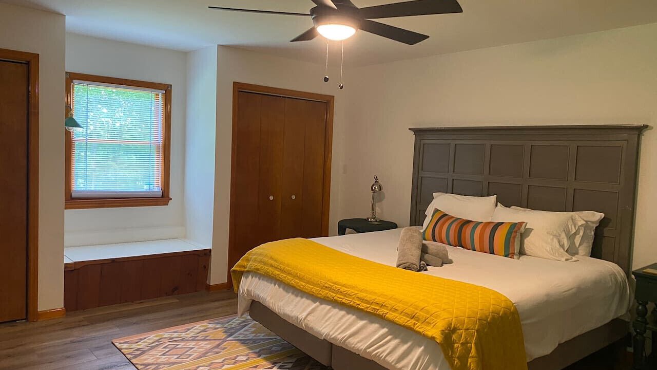 Photo of Bedroom in Roxbury