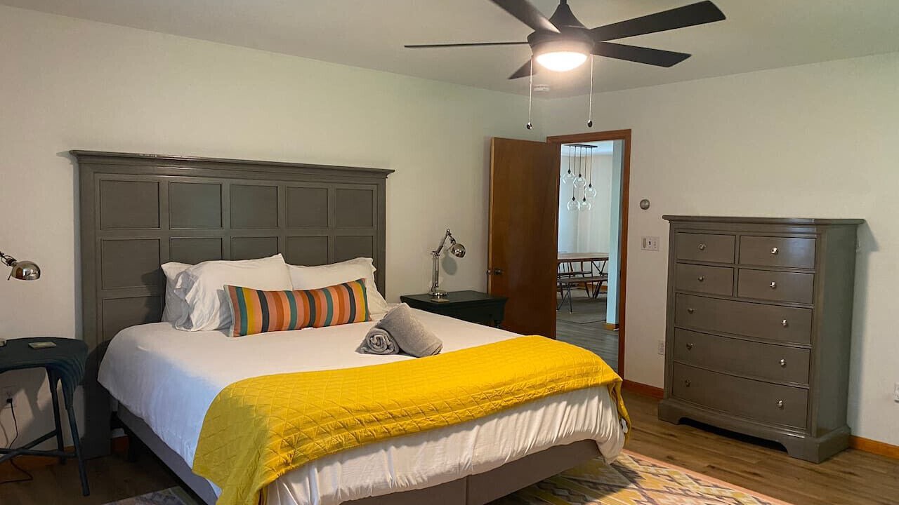 Photo of Bedroom in Roxbury