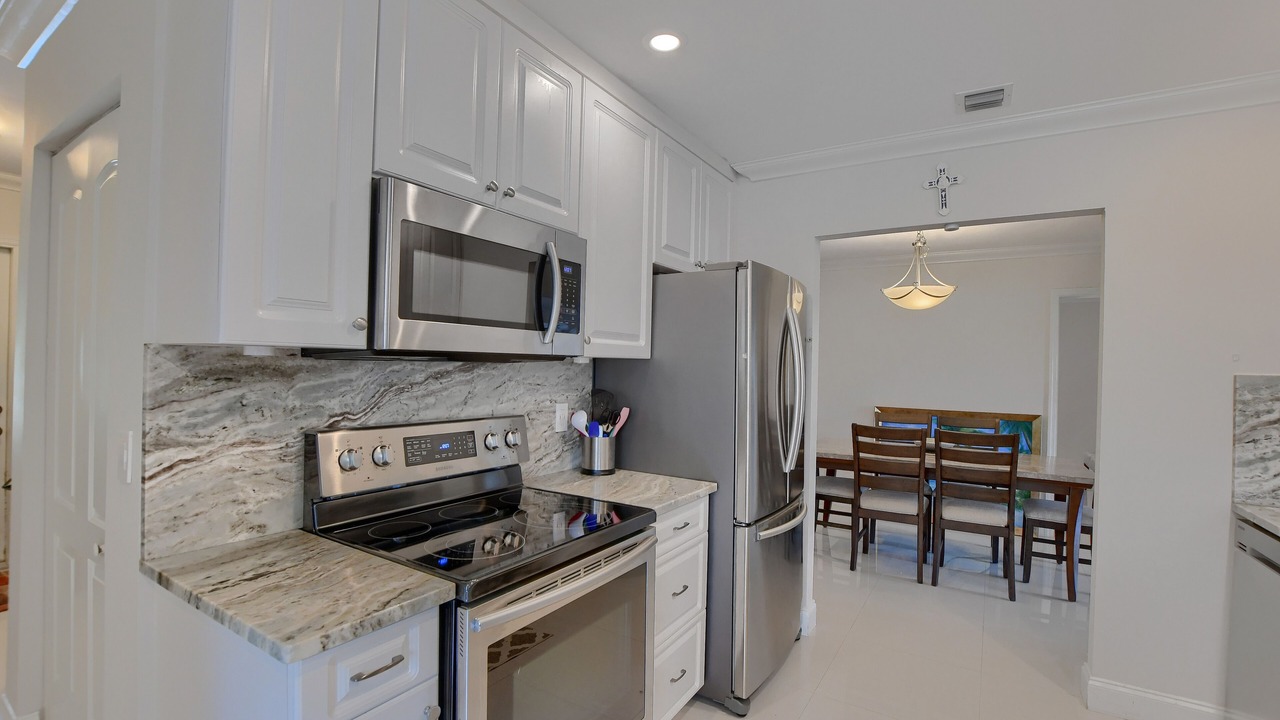 Photo of Kitchen in Tropic Palms