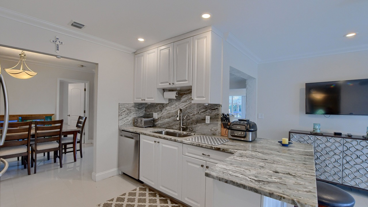 Photo of Kitchen in Tropic Palms