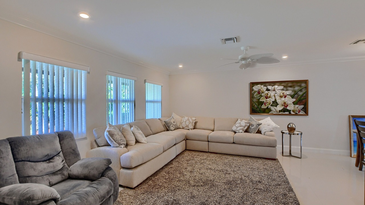Photo of Livingroom in Tropic Palms
