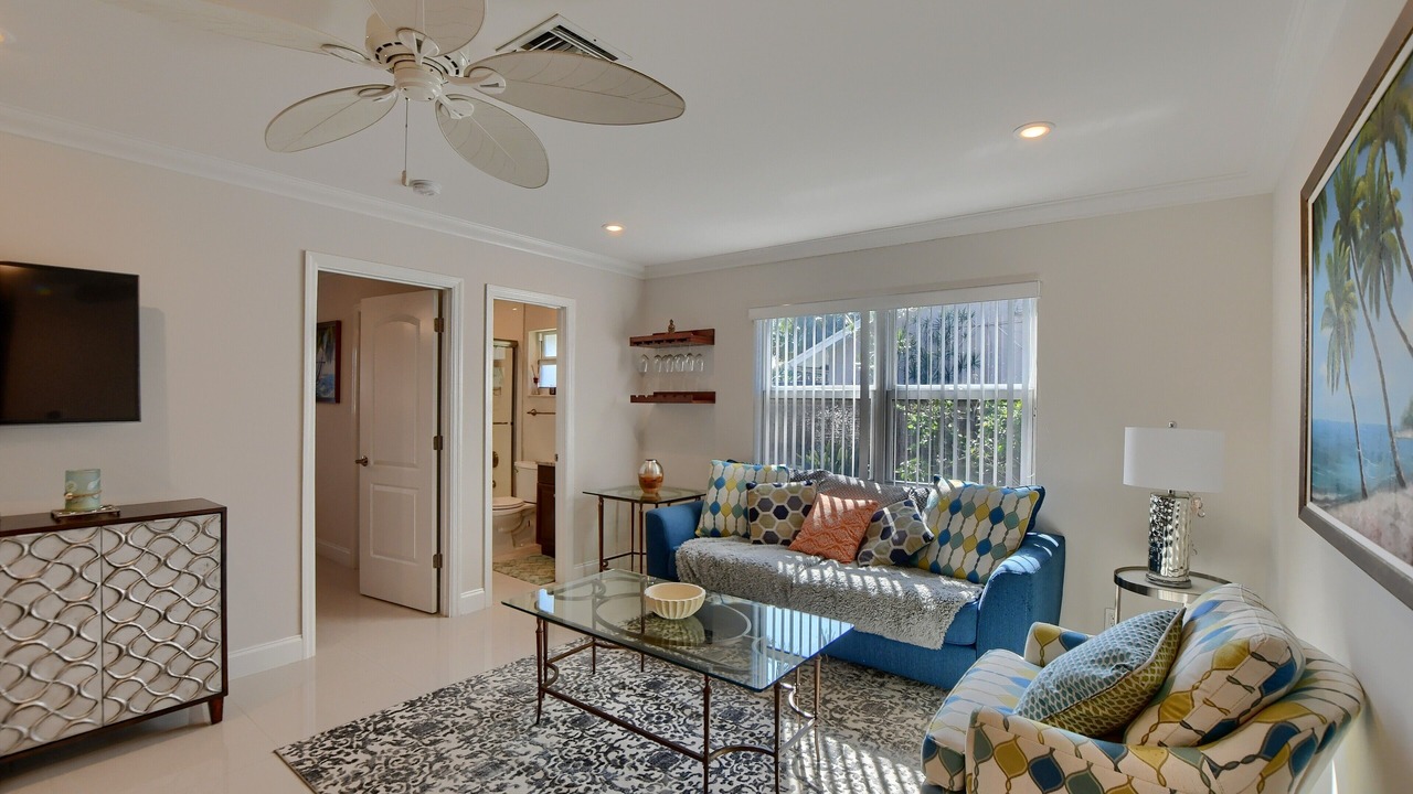 Photo of Livingroom in Tropic Palms