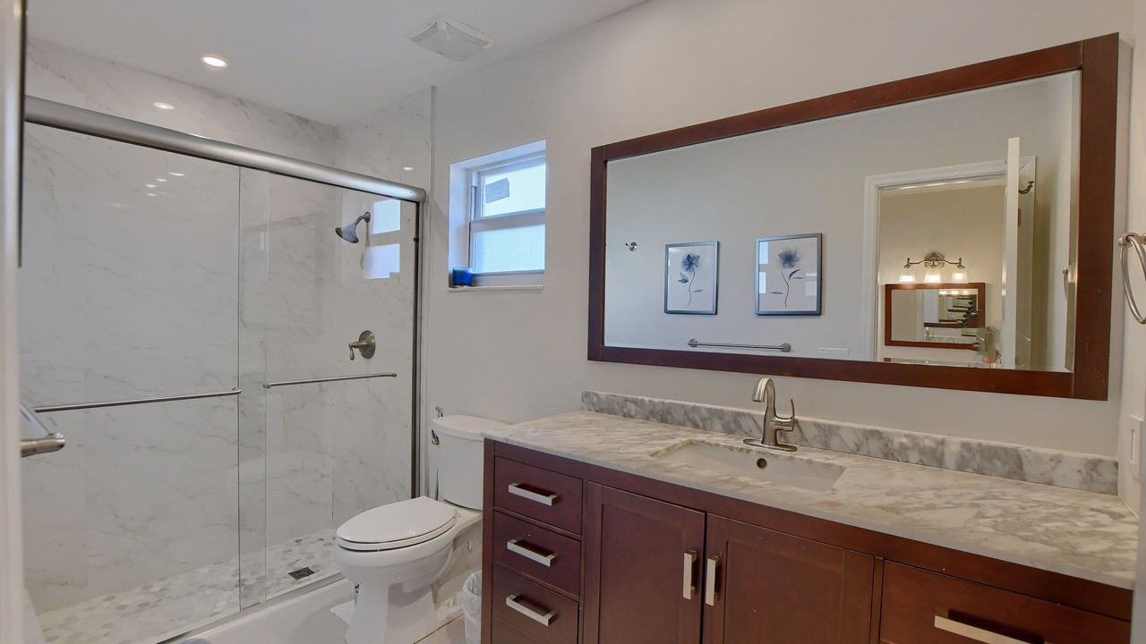 Photo of Bathroom in Tropic Palms