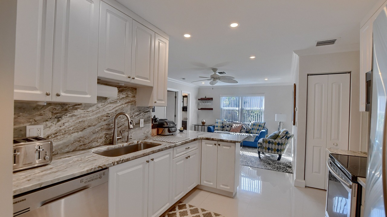 Photo of Kitchen in Tropic Palms