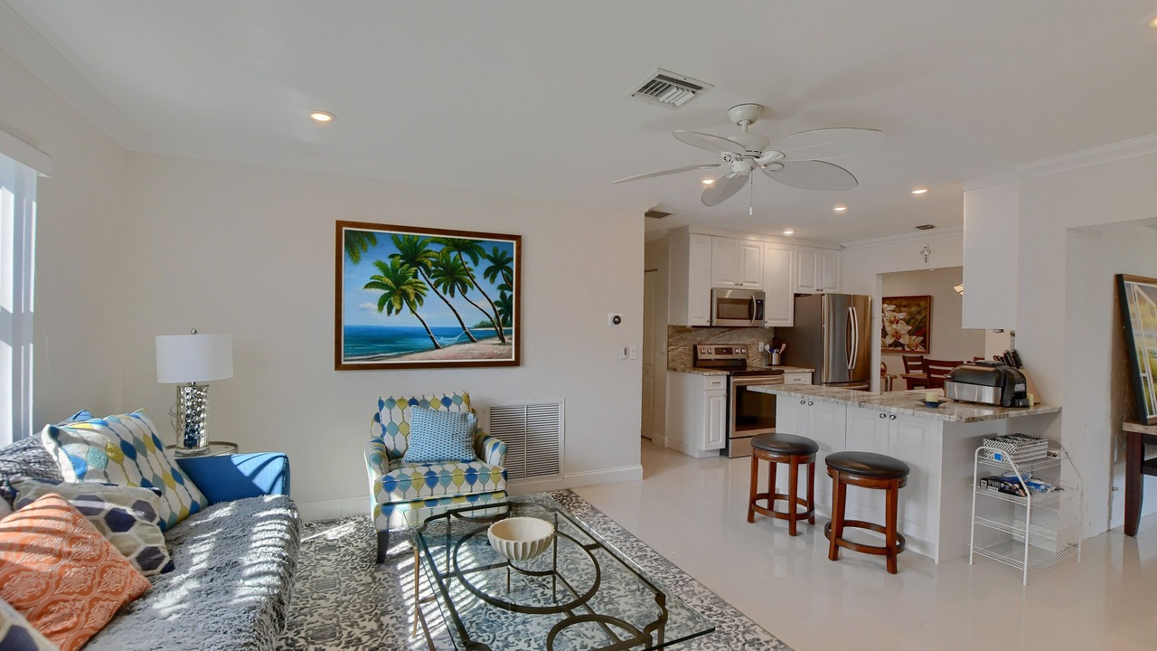 Photo of Livingroom in Tropic Palms