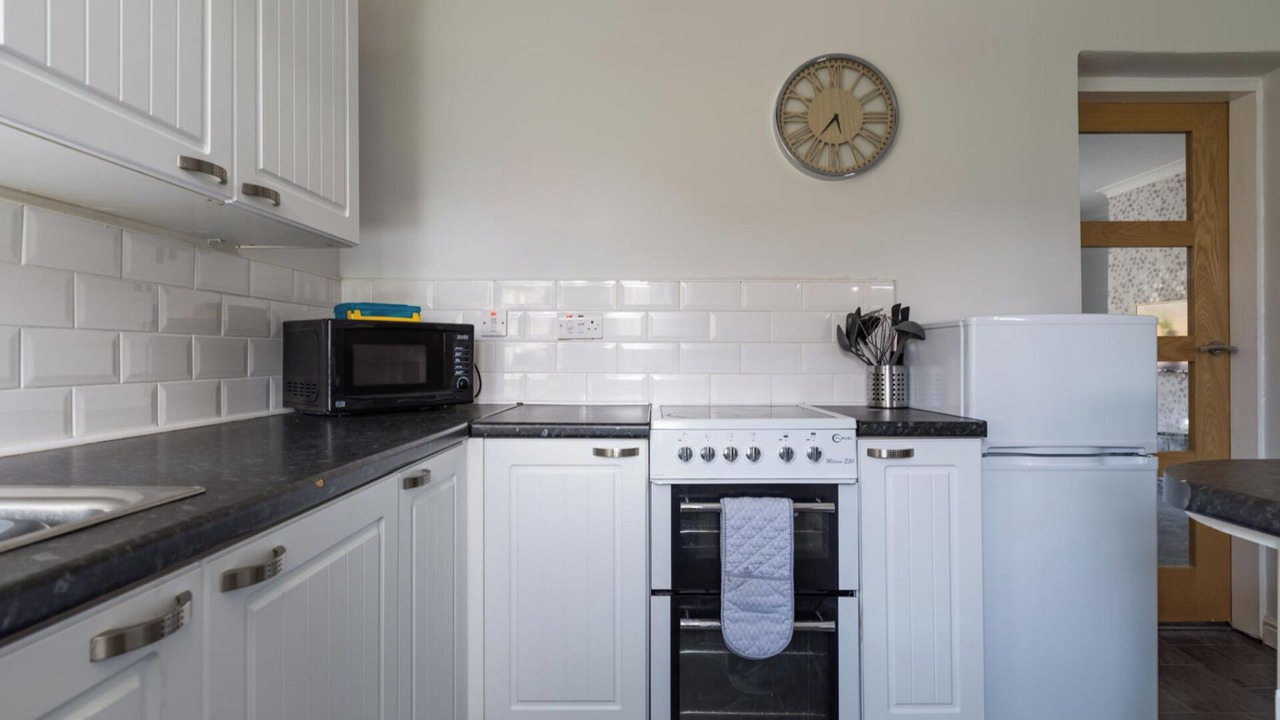 Photo of Others in Hirst