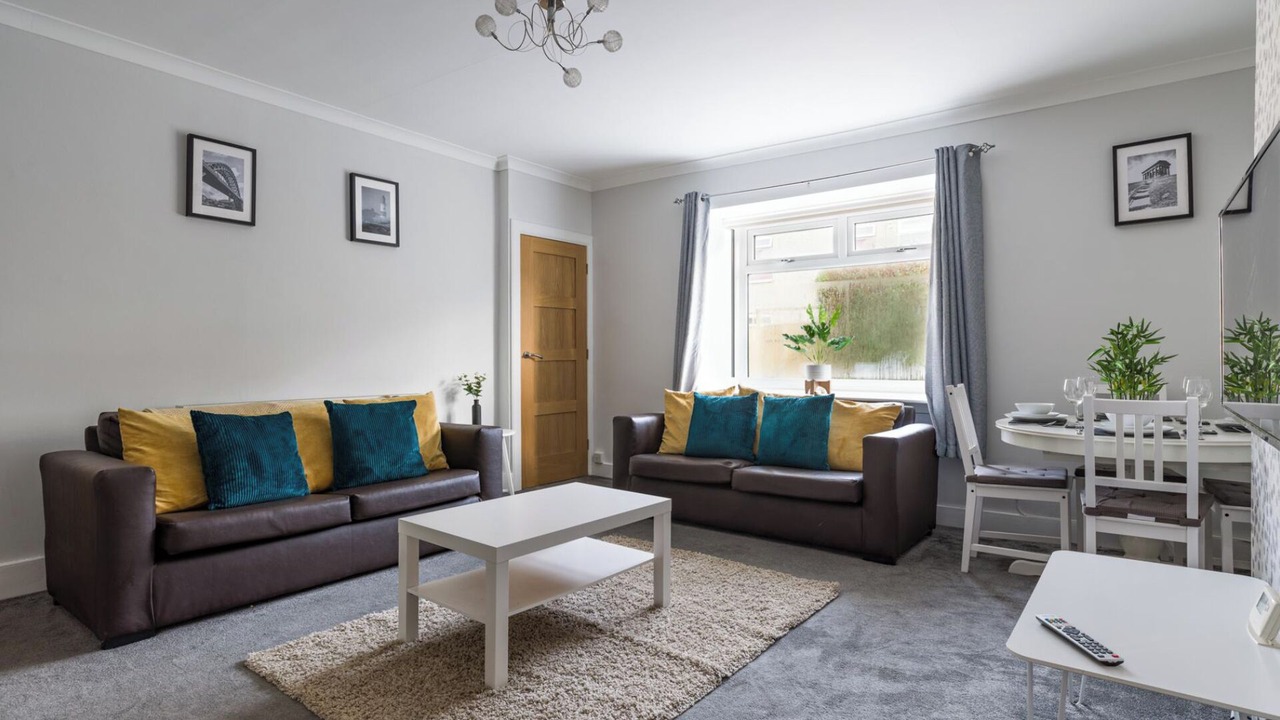 Photo of Others in Hirst