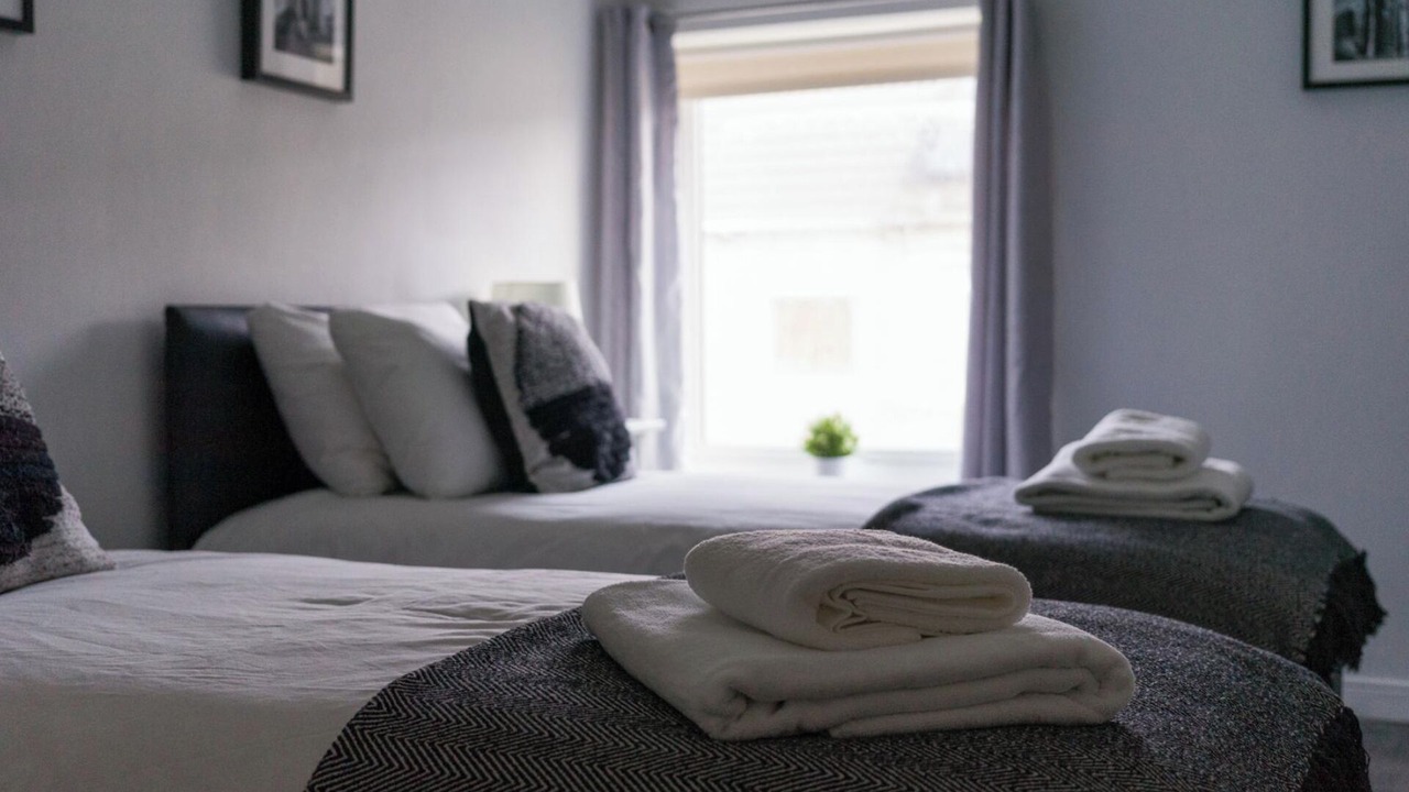 Photo of Others in Hirst