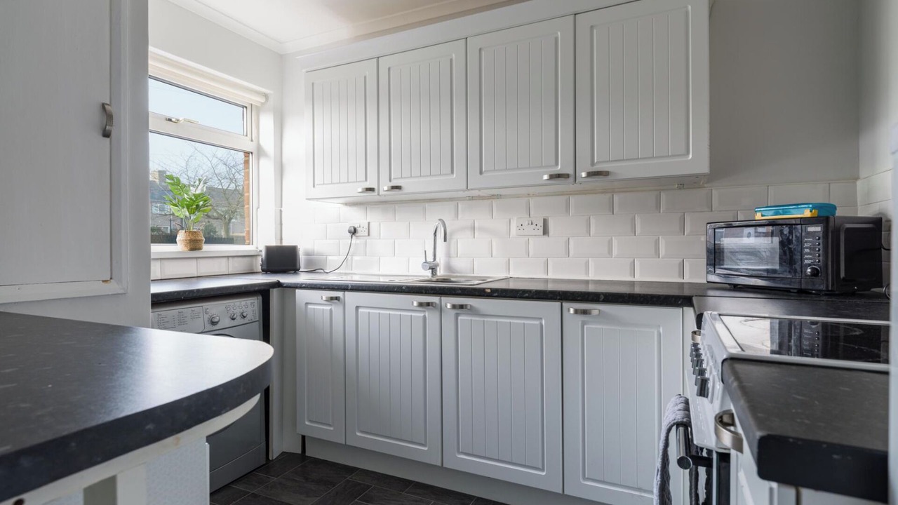 Photo of Others in Hirst